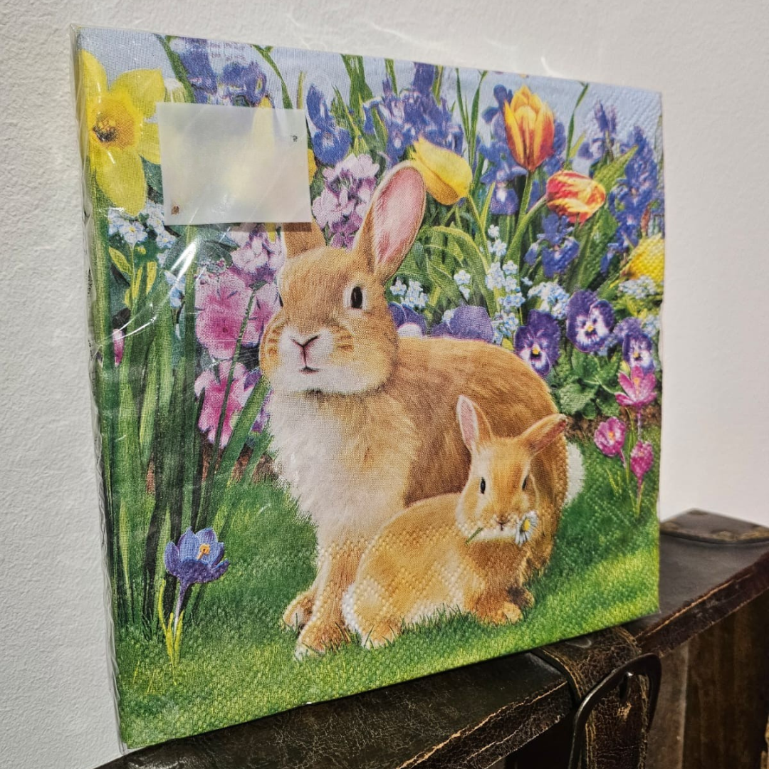 Salvetes papīra 33x33 cm Zaķi pie tulpēm