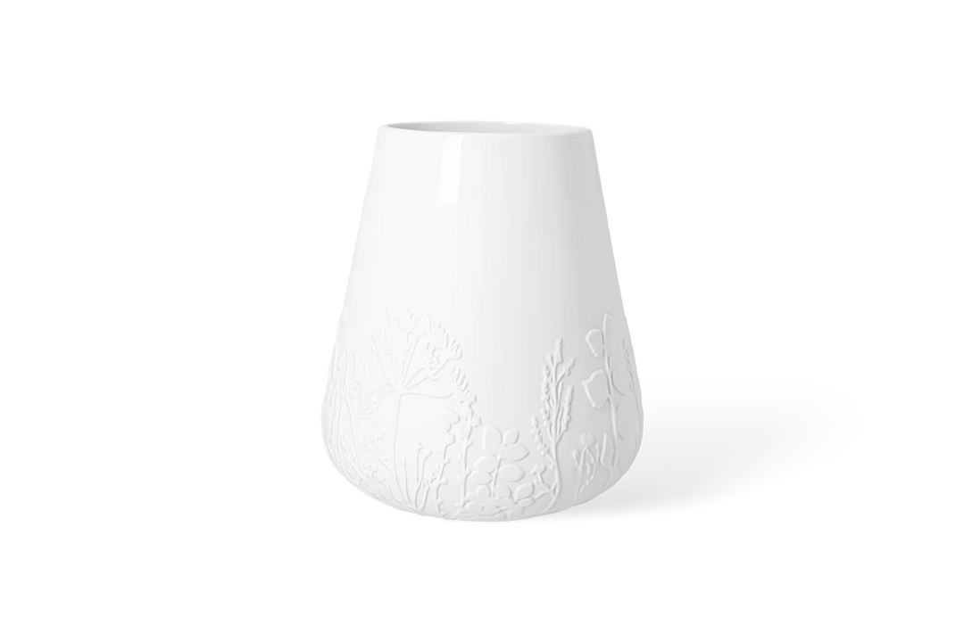 Porcelāna vāze ar ziedu reljefu