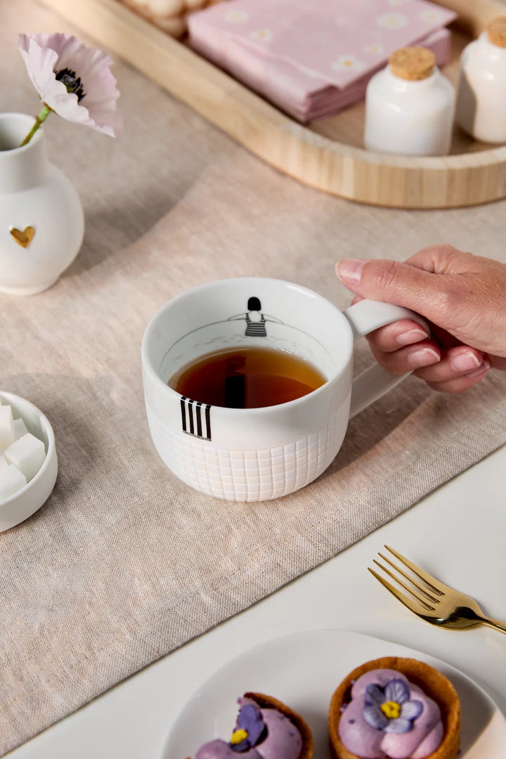 Porcelāna tase "Peldvieta pie ezera"