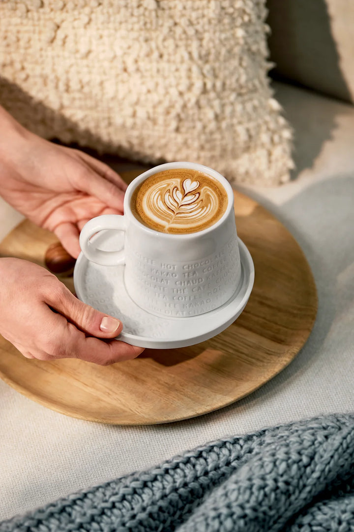 Porcelāna krūze ar apakštasīti “Frühstück”