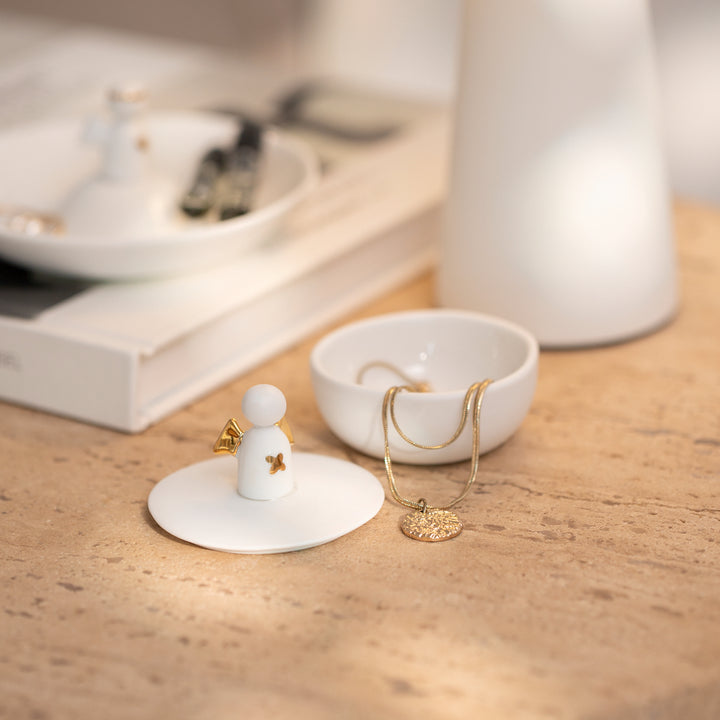 Porcelāna kārbiņa "Mazais laimes vēstnesis"