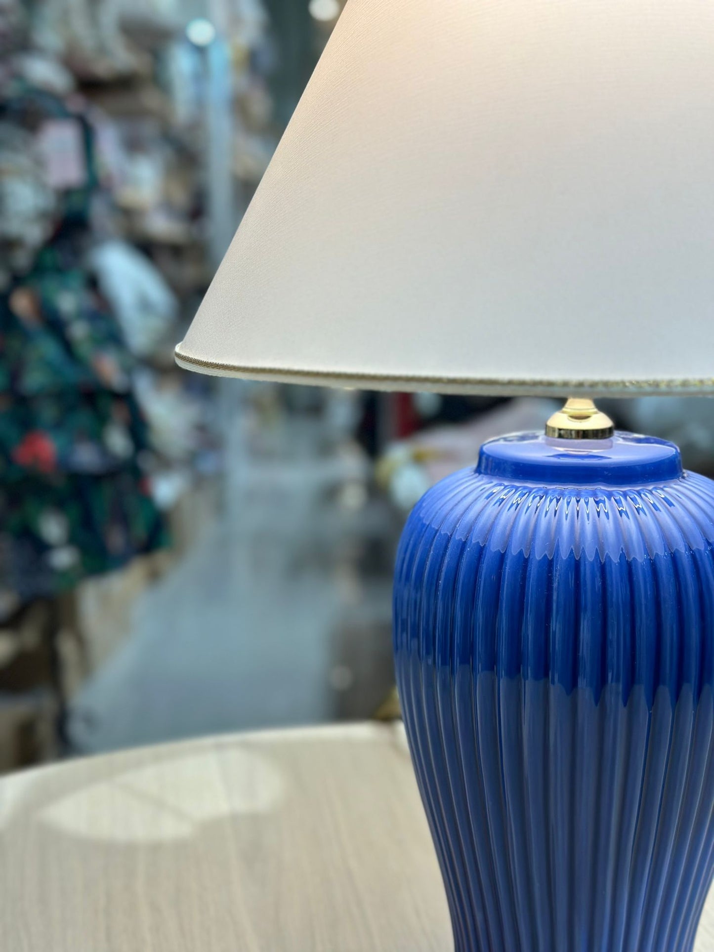 Itālijā darināta porcelāna lampa zilā krāsā