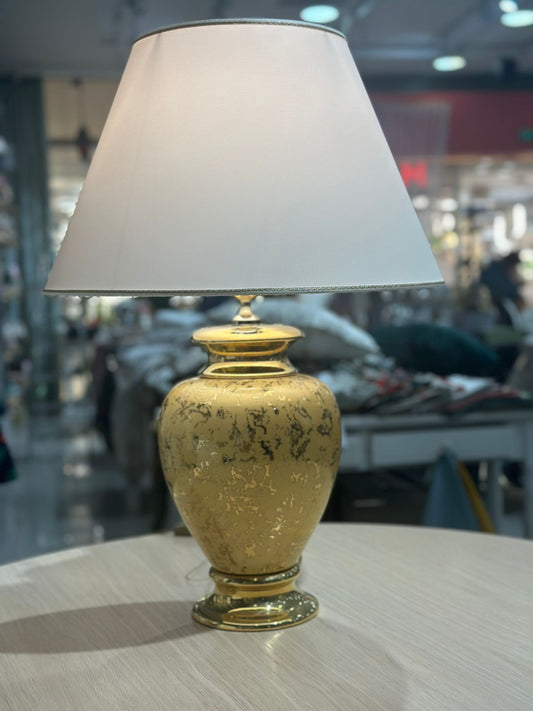 Itālijā darināta porcelāna lampa zelkta krāsā krāsā