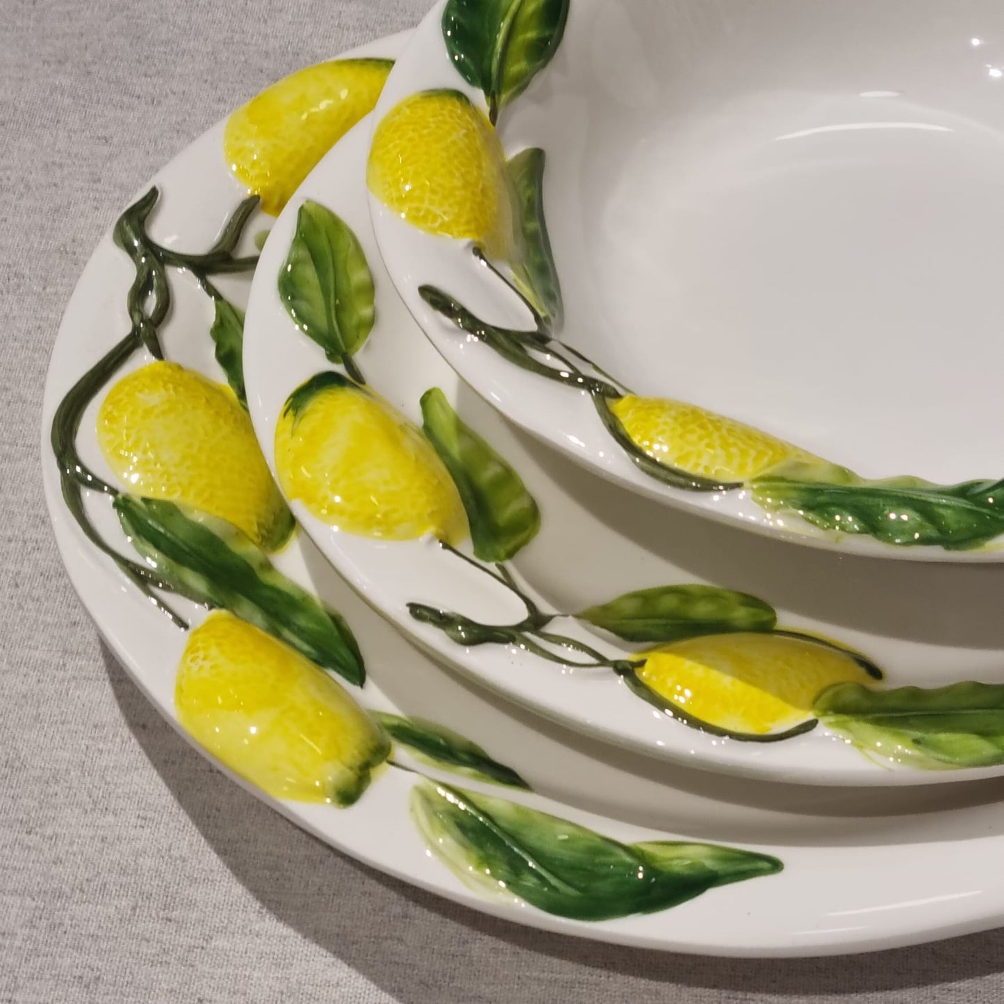 Srvējamais šķīvis ar citronu dekoru, Itāļu keramika, 30 cm