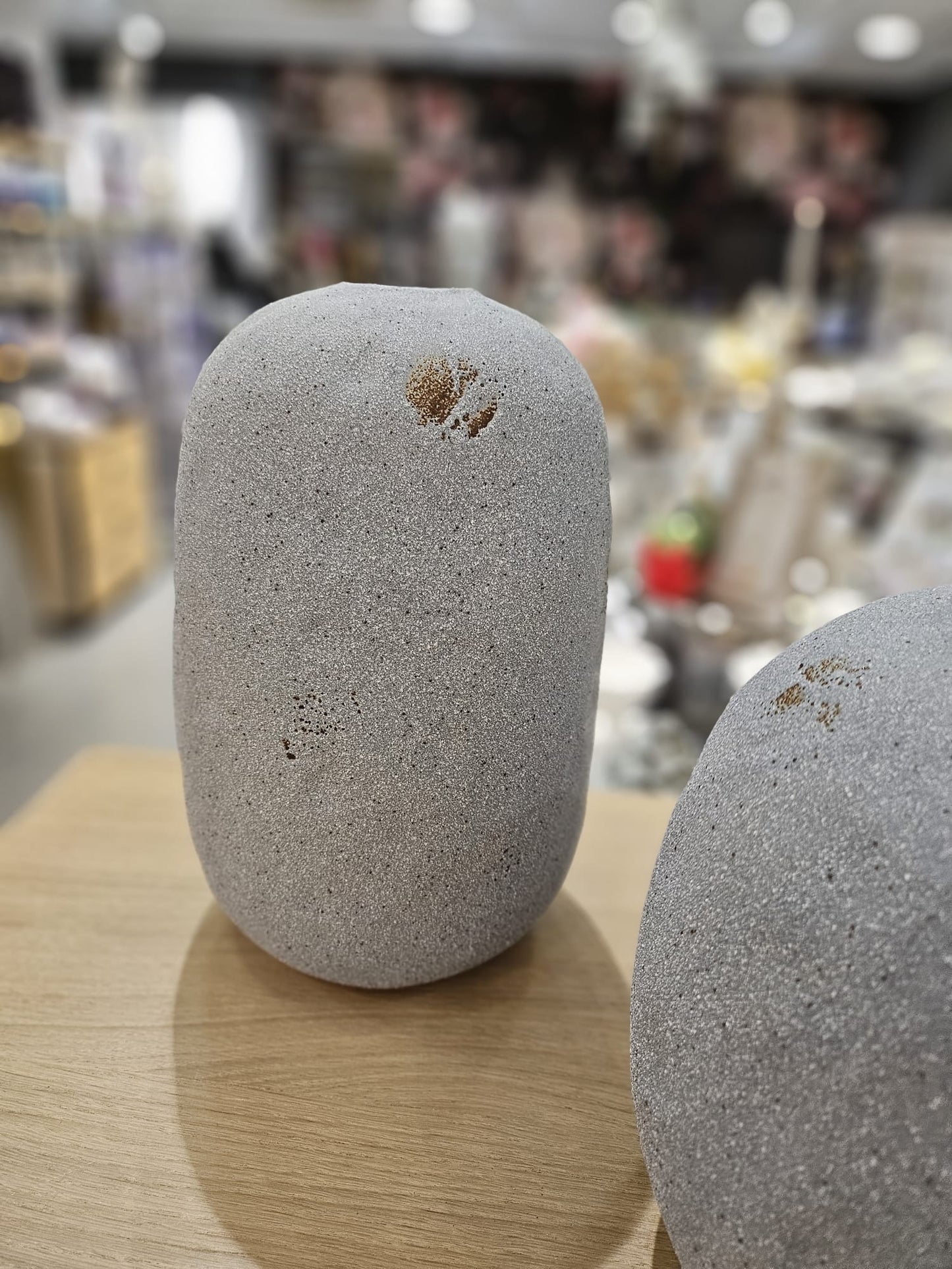 Dekoratīva  pelēkzila akmens masas vāze "LaMer", divi veidi
