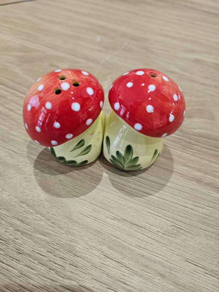 Sāls un pipara trauciņu komplekts “Mušmires” (2 gab.)