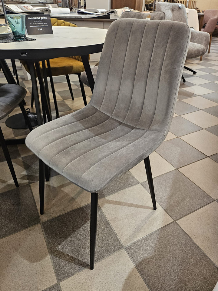 Minimālistiska stila pelēks krēsls, pieejams uzreiz