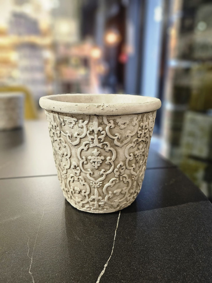 Pelēks keramikas puķpods ar faktūru