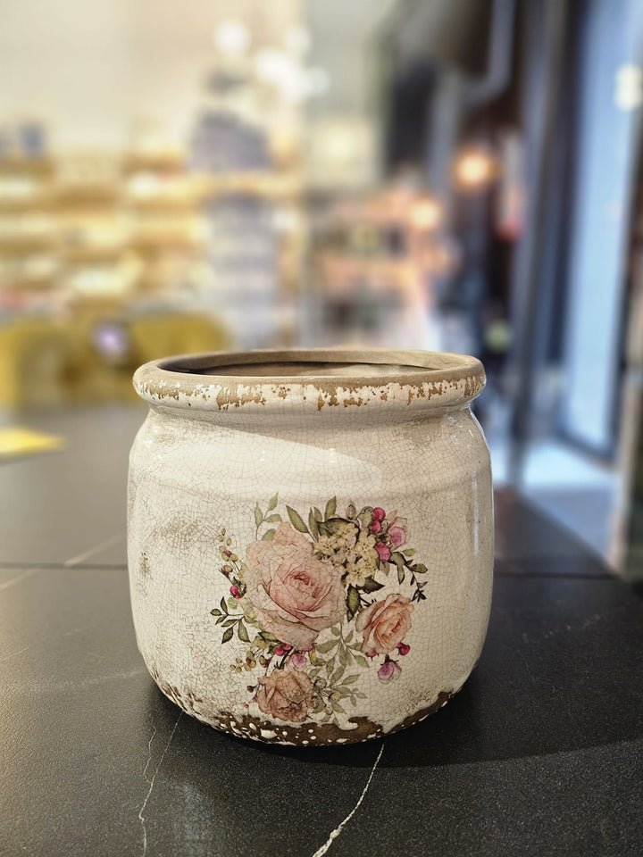 Vecināta stila keramikas puķpodi ar rozā rožu motīvu