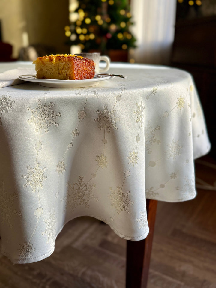 Ziemassvētku motīva apaļš galdauts | Golden Snowfall