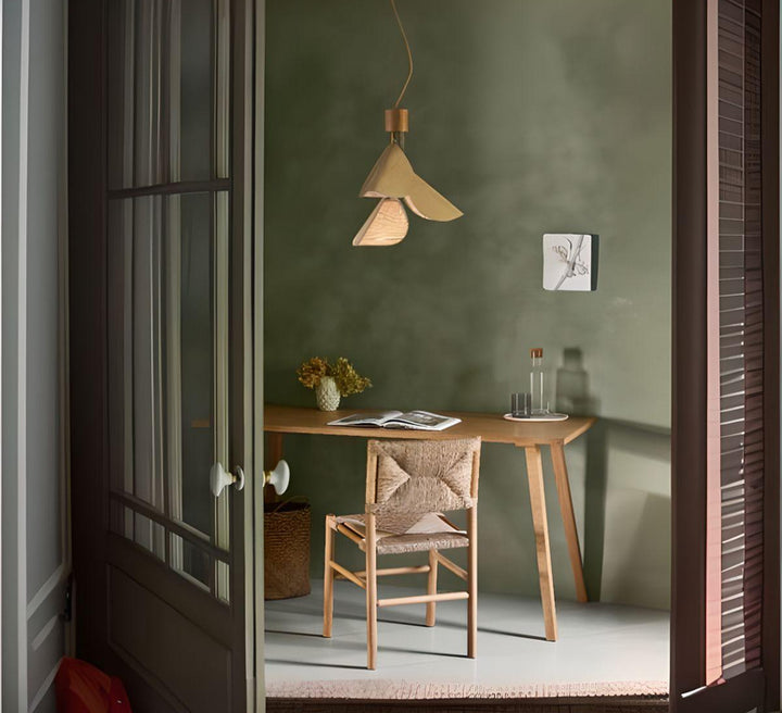 Lys piekaramā lampa