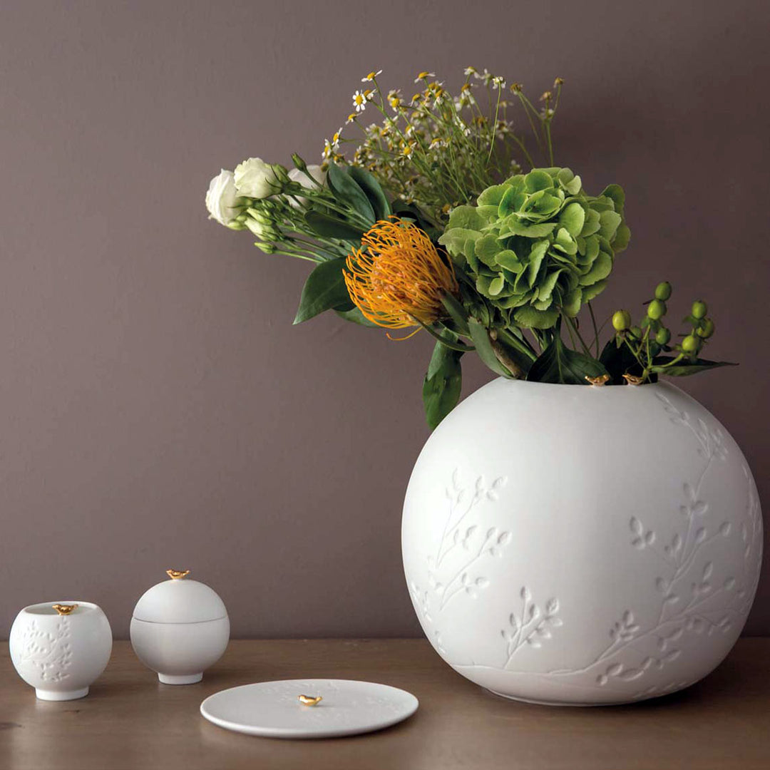 Porcelāna vāze ar zelta putniņiem
